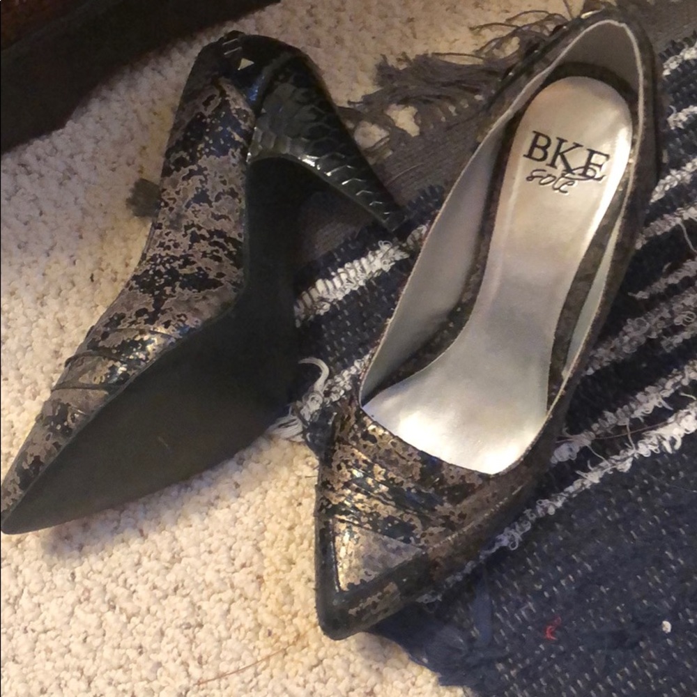 Copper snakeskin like shoes